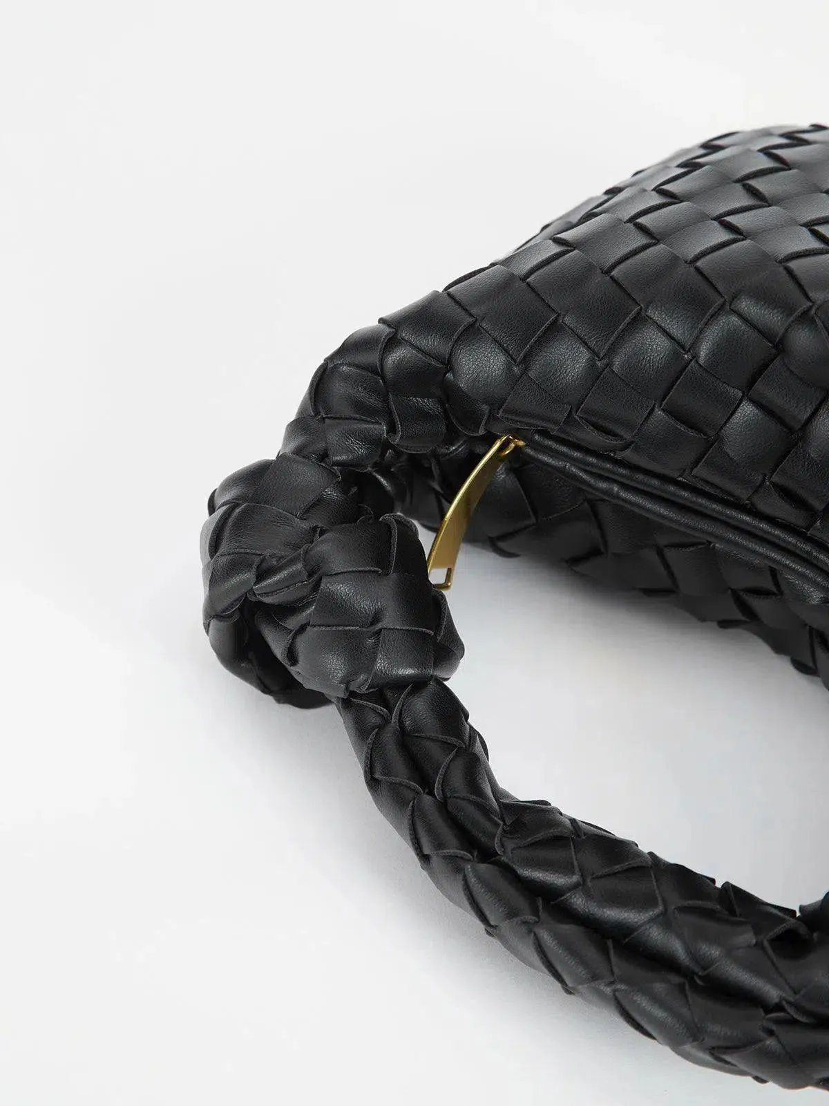 Amara – Sophisticated trendy design – Braided handbag