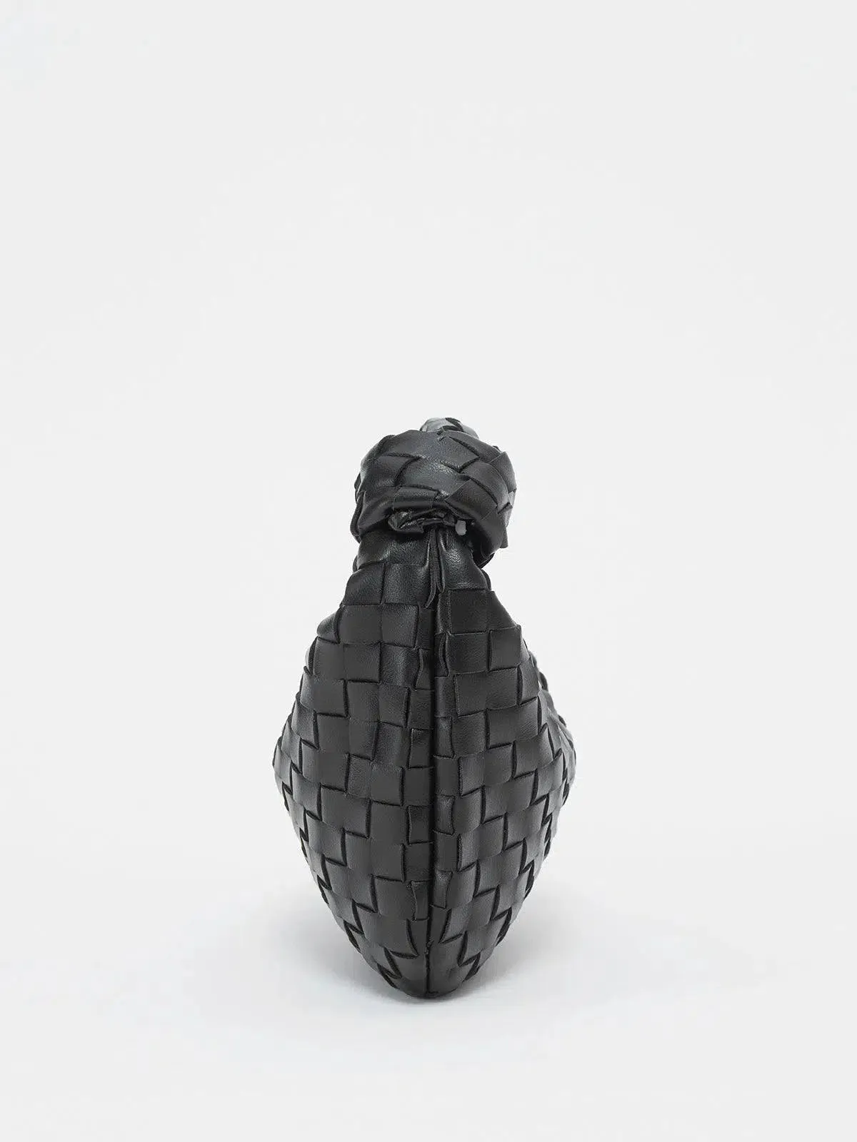 Amara – Sophisticated trendy design – Braided handbag