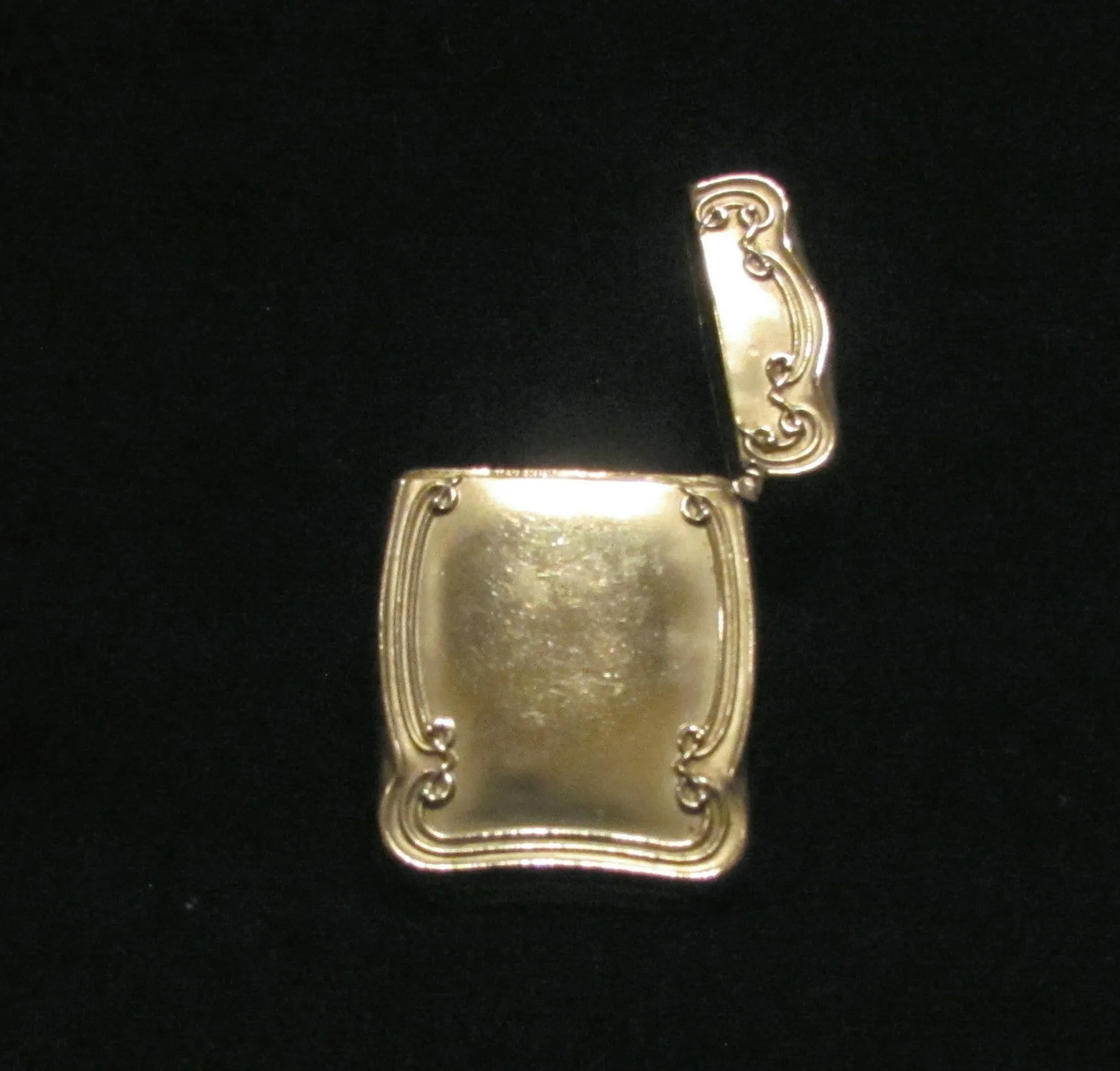 Art Nouveau Silveroin Match Safe Circa 1895 to 1915 Match Holder Vesta Case Made In England