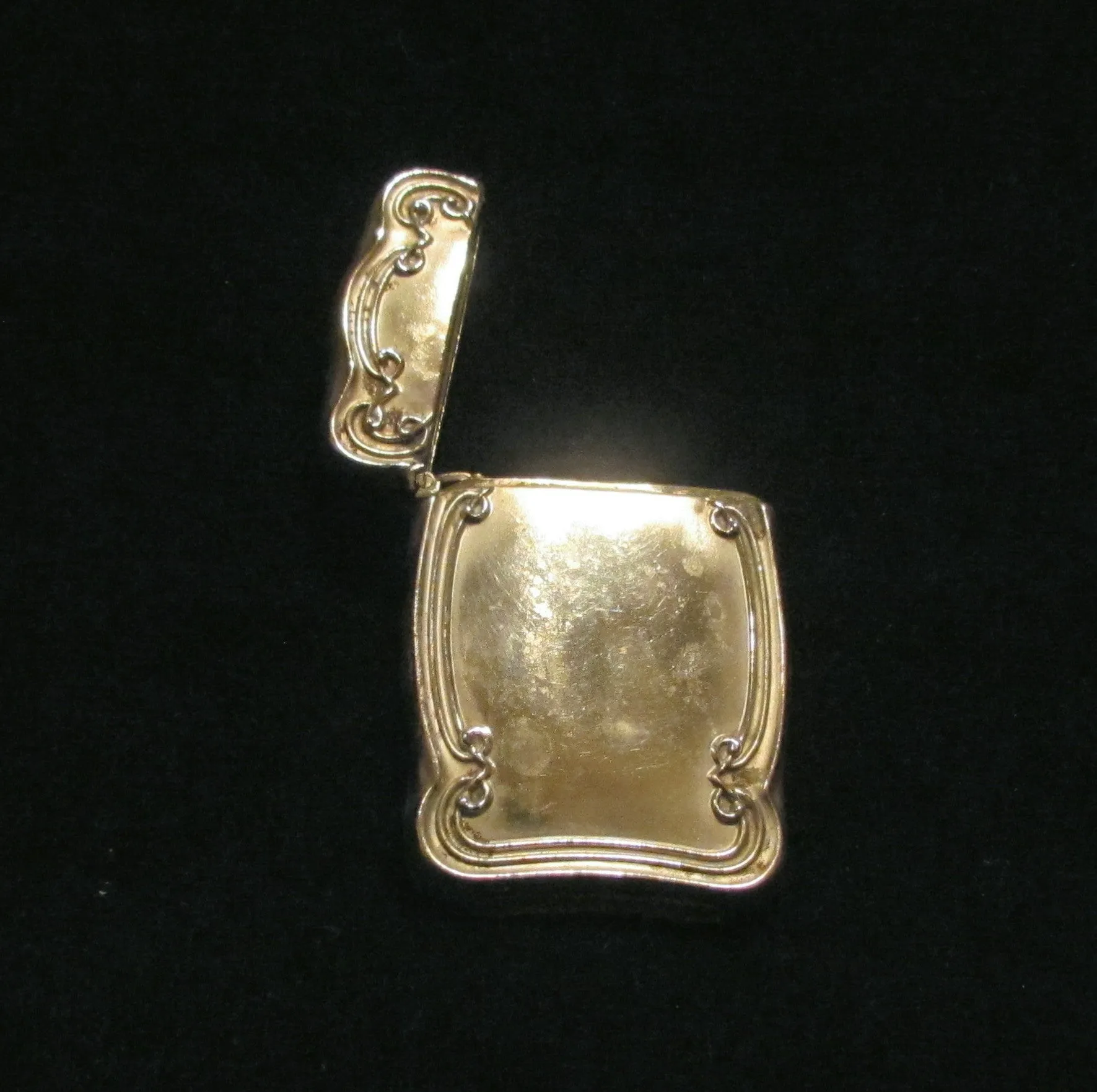 Art Nouveau Silveroin Match Safe Circa 1895 to 1915 Match Holder Vesta Case Made In England
