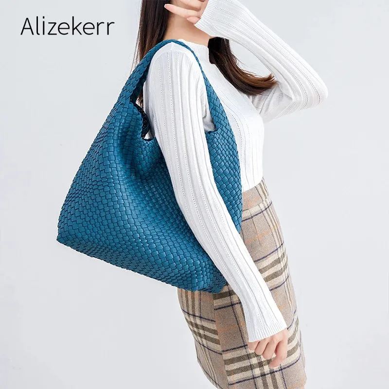 Casual Woven Large Capacity Shoulder Bag