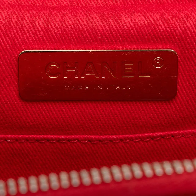 Chanel CC Quilted Caviar Camera Bag Leather Crossbody Bag in Good condition
