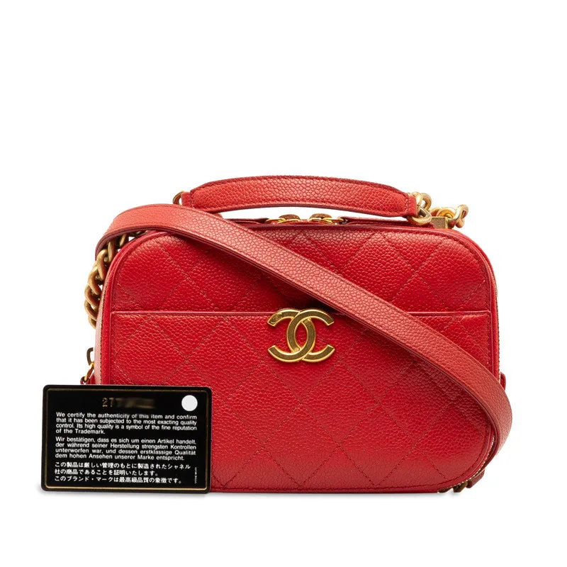 Chanel CC Quilted Caviar Camera Bag Leather Crossbody Bag in Good condition
