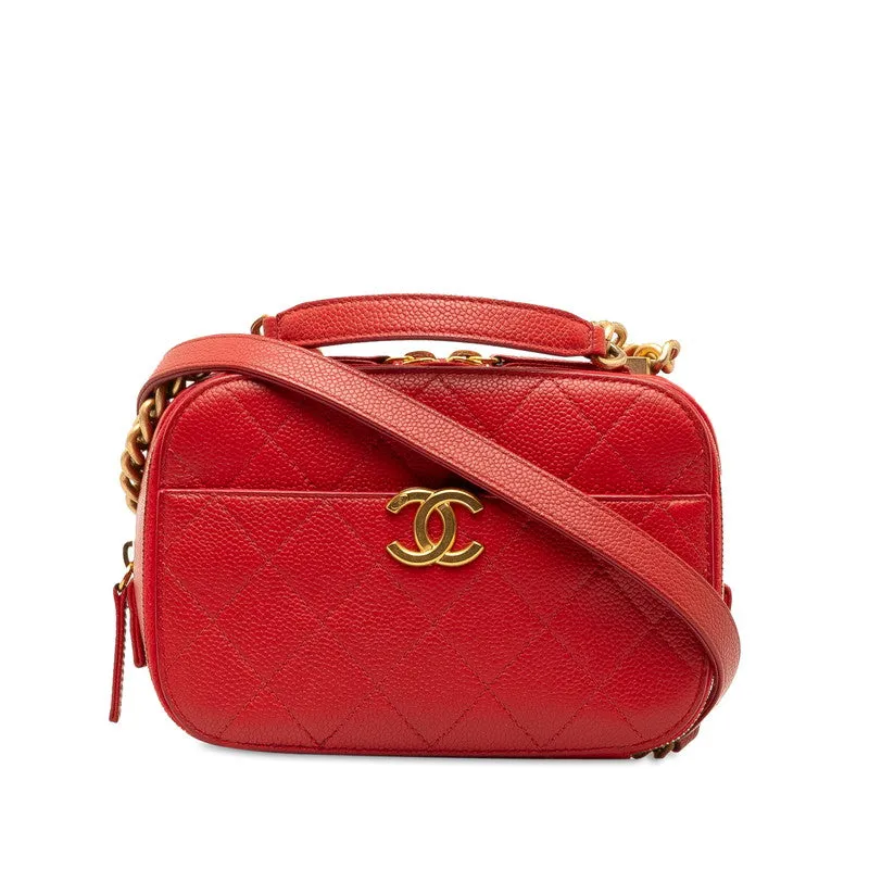 Chanel CC Quilted Caviar Camera Bag Leather Crossbody Bag in Good condition