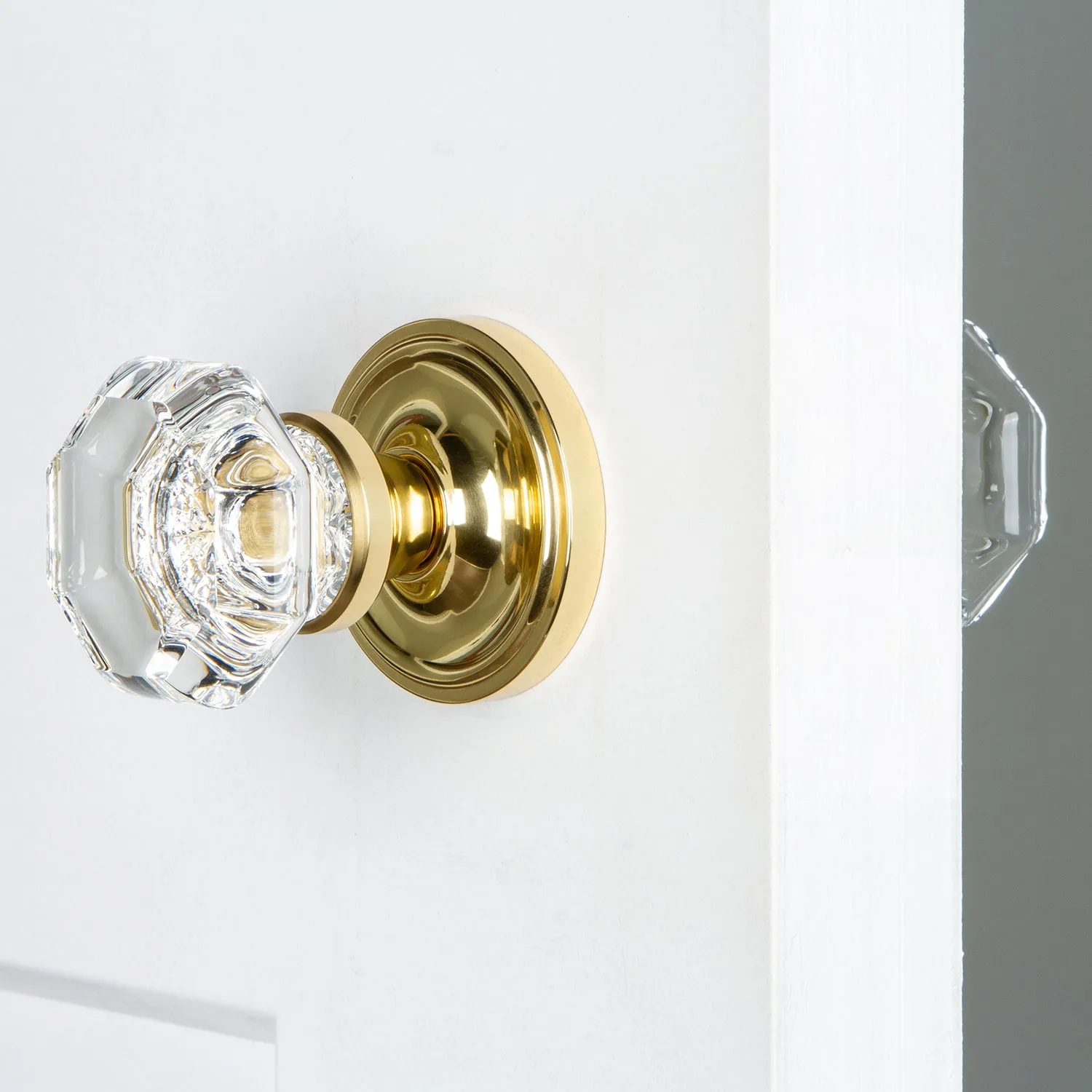 Classic Rosette with Waldorf Knob in Unlacquered Brass