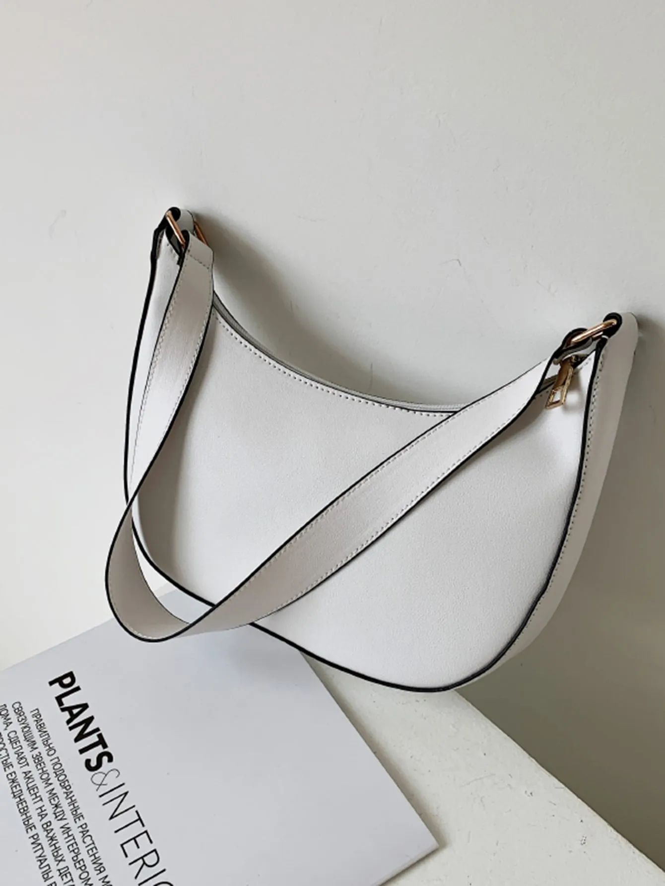 Contrast Binding Baguette Bag