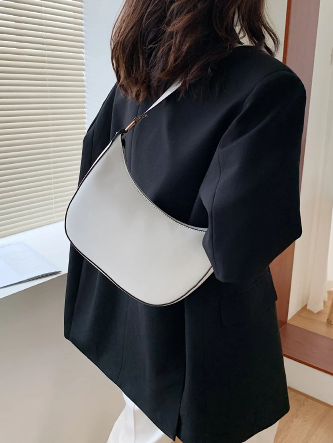 Contrast Binding Baguette Bag