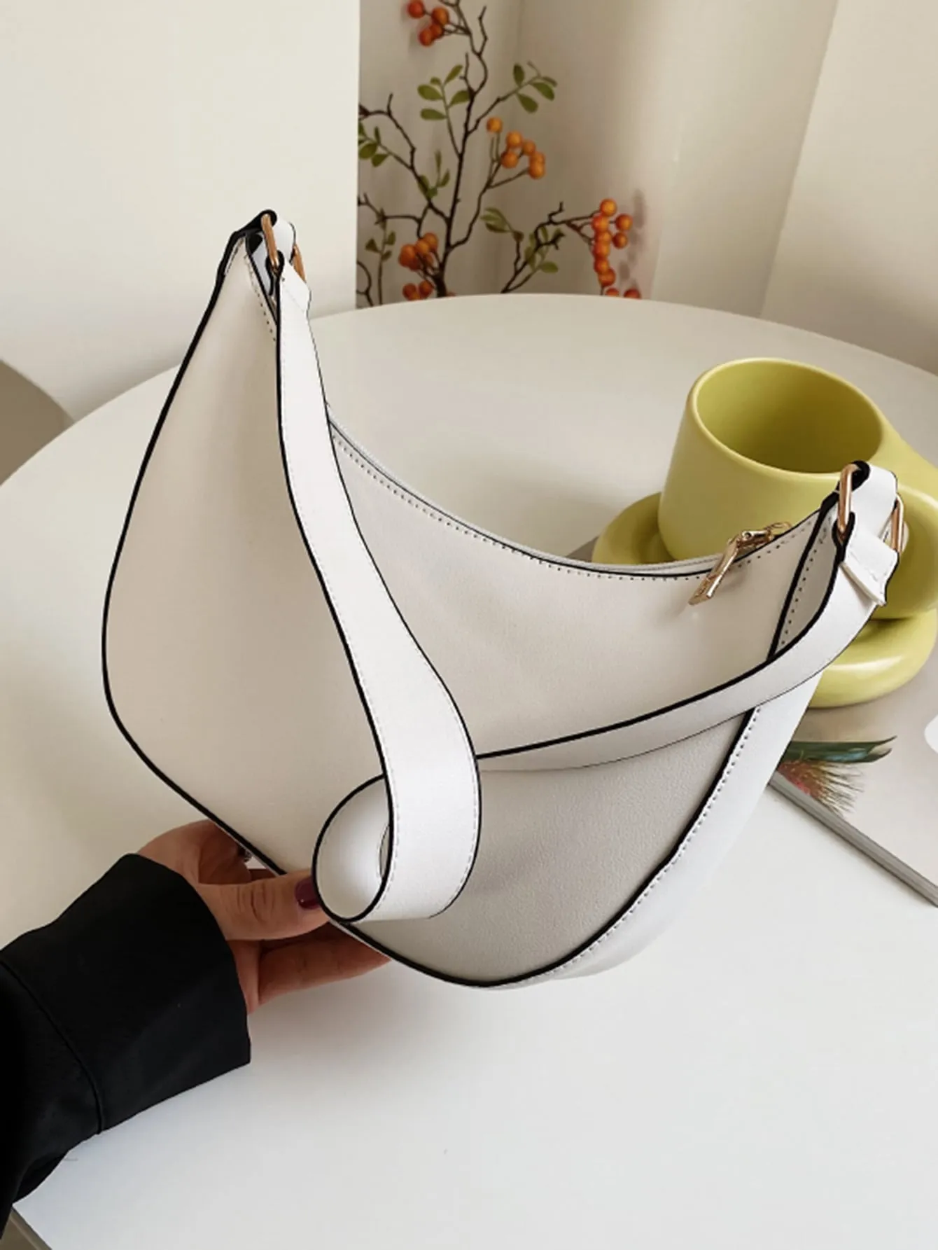 Contrast Binding Baguette Bag