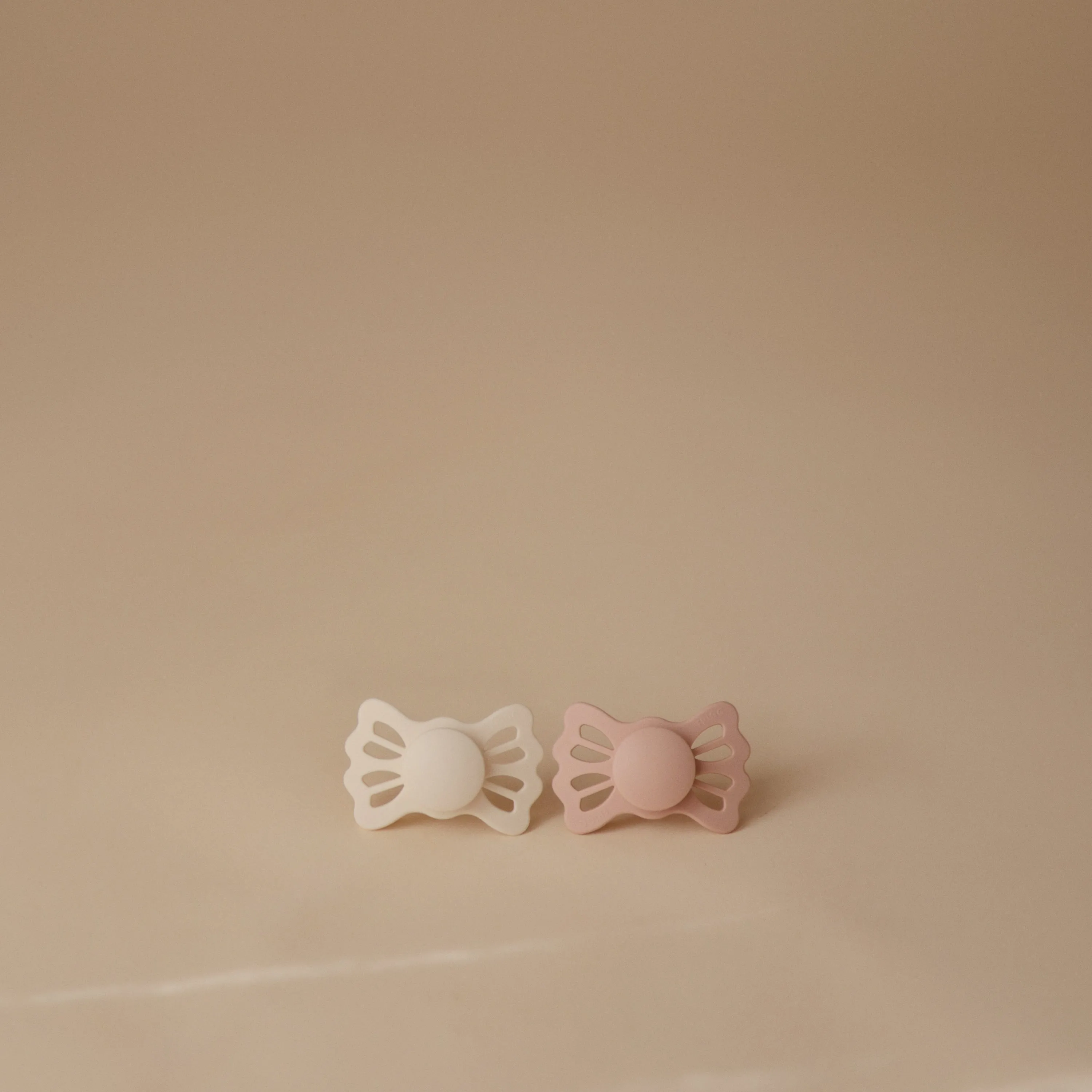 FRIGG Lucky Symmetrical Silicone Pacifier 2-Pack (6-18 Months)