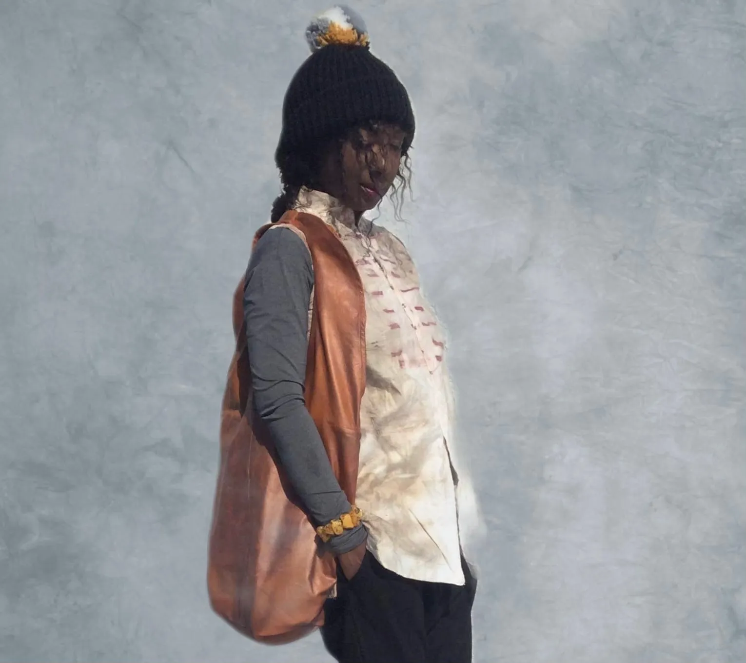 Light weight leather Shoulder    Bag