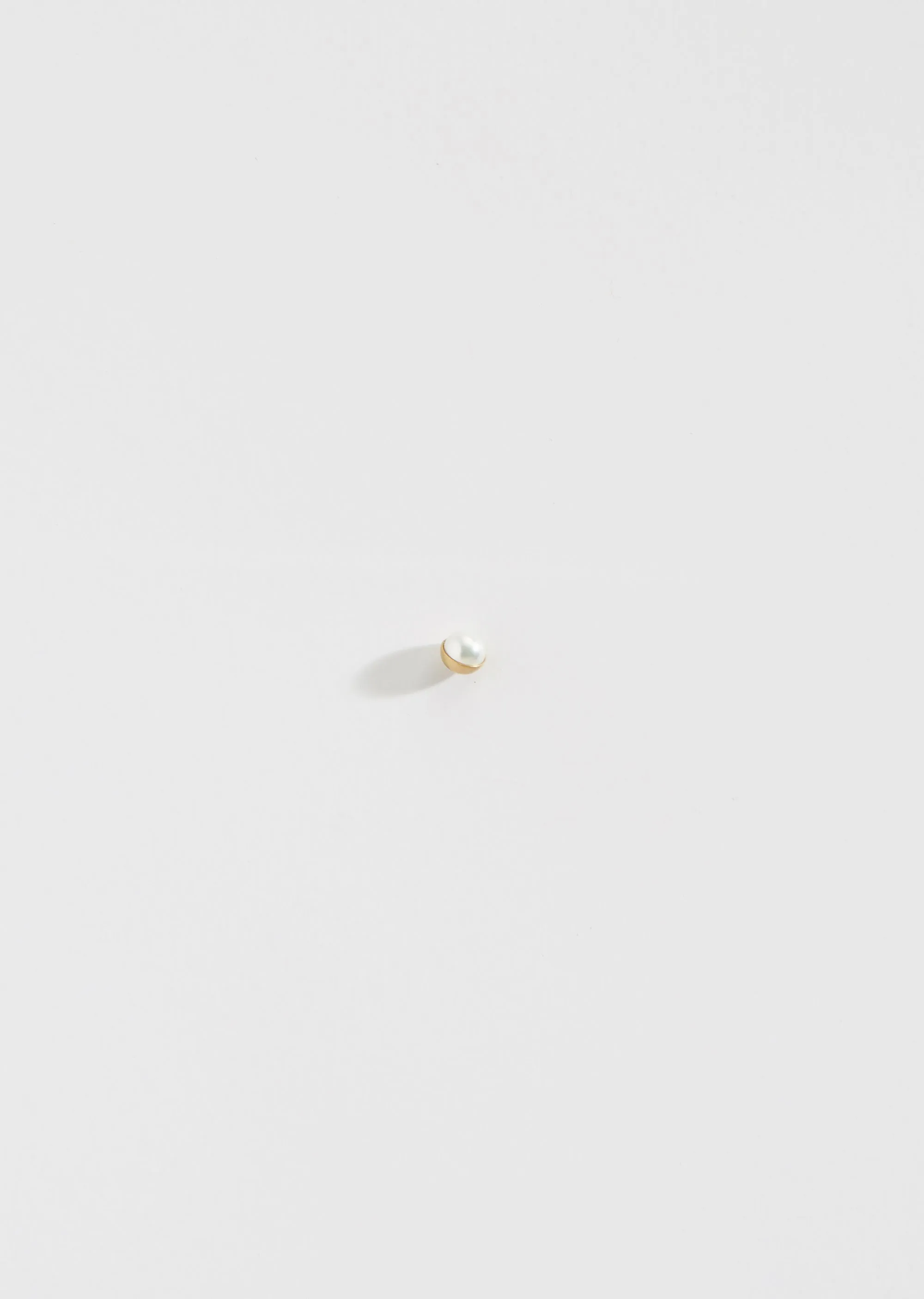 Medium Form Oval Single Earring