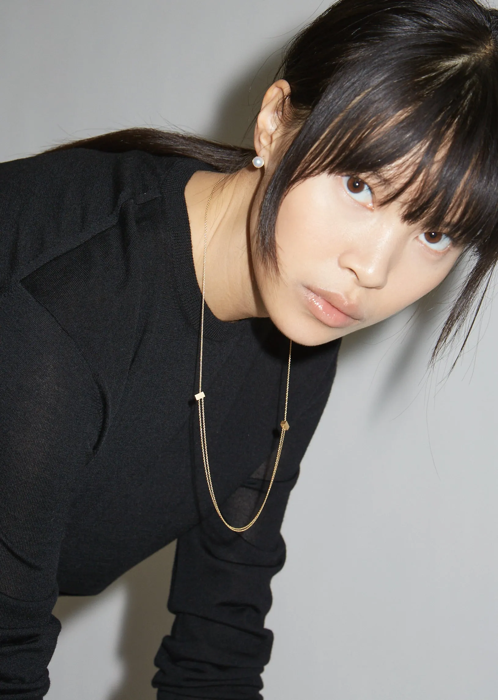 Medium Form Oval Single Earring
