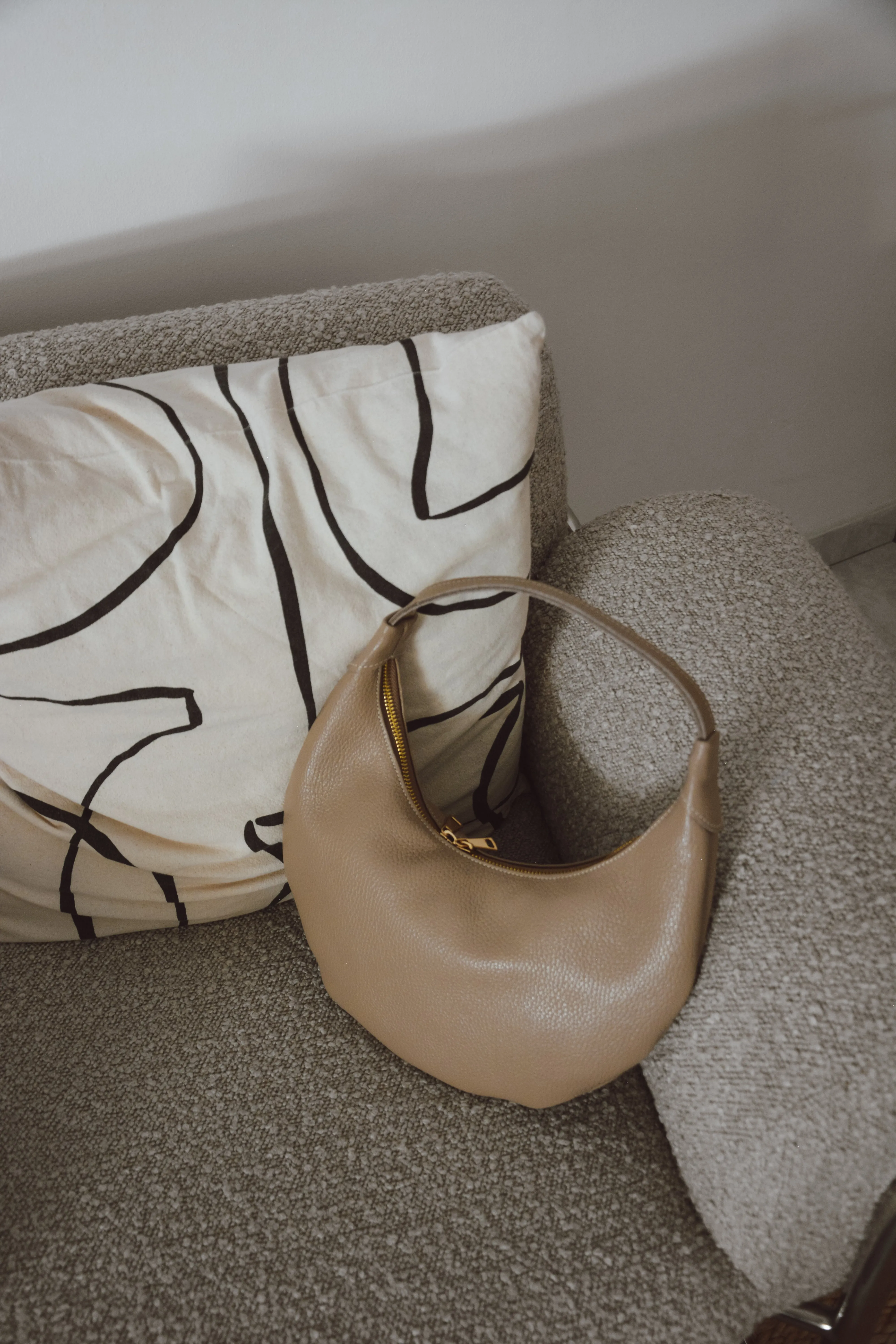 Ophelia Small Leather Shoulder Bag - Taupe