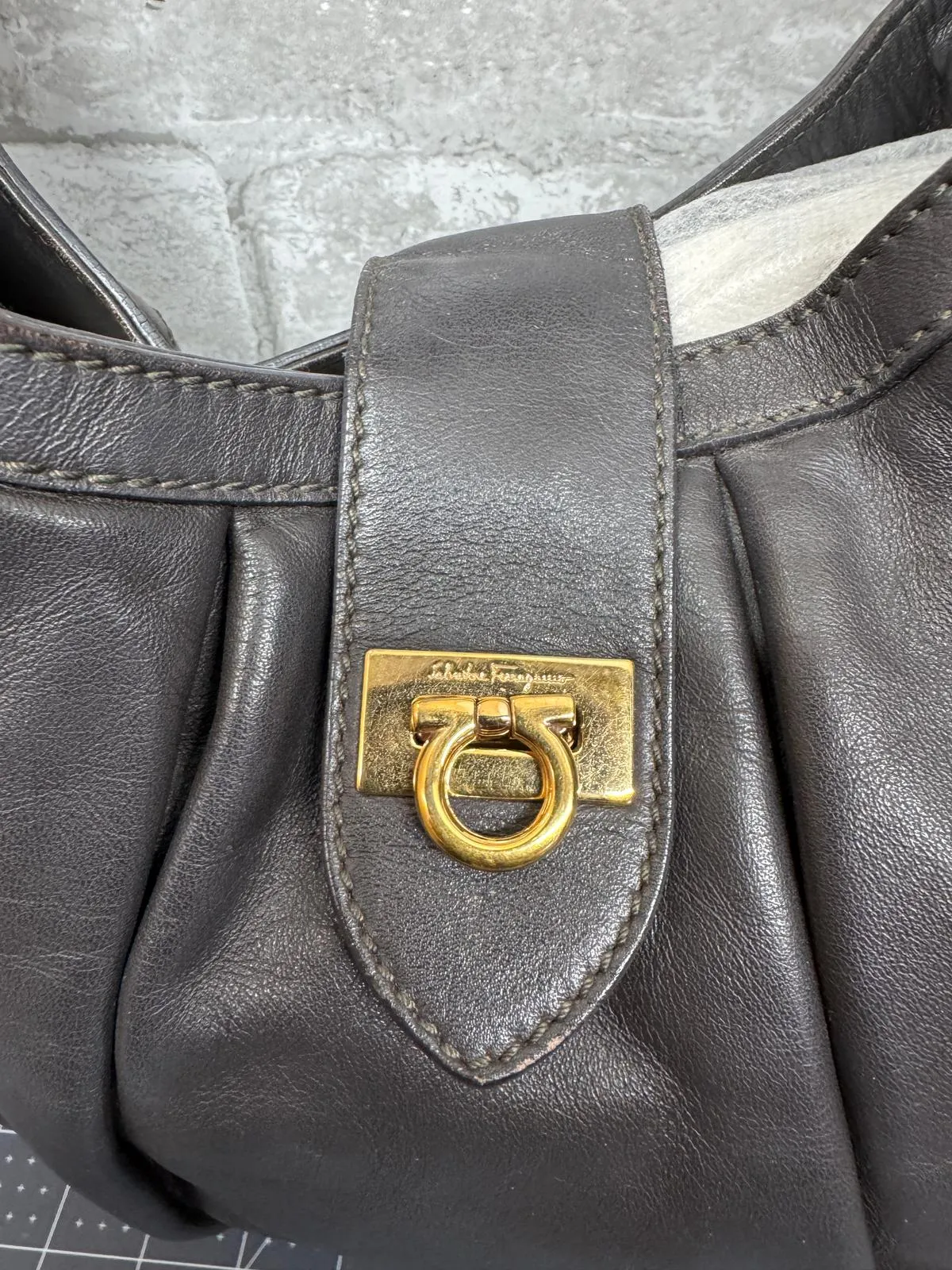 Salvatore Ferragamo Grey Shoulder Leather Bag