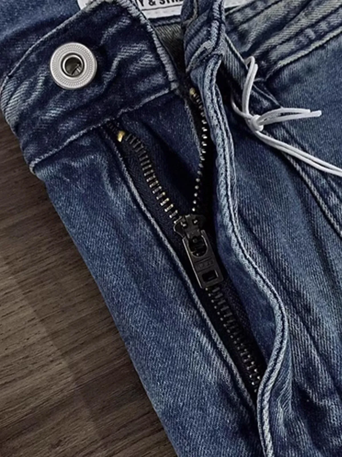 Stylish Patch Pockets Washed Jeans