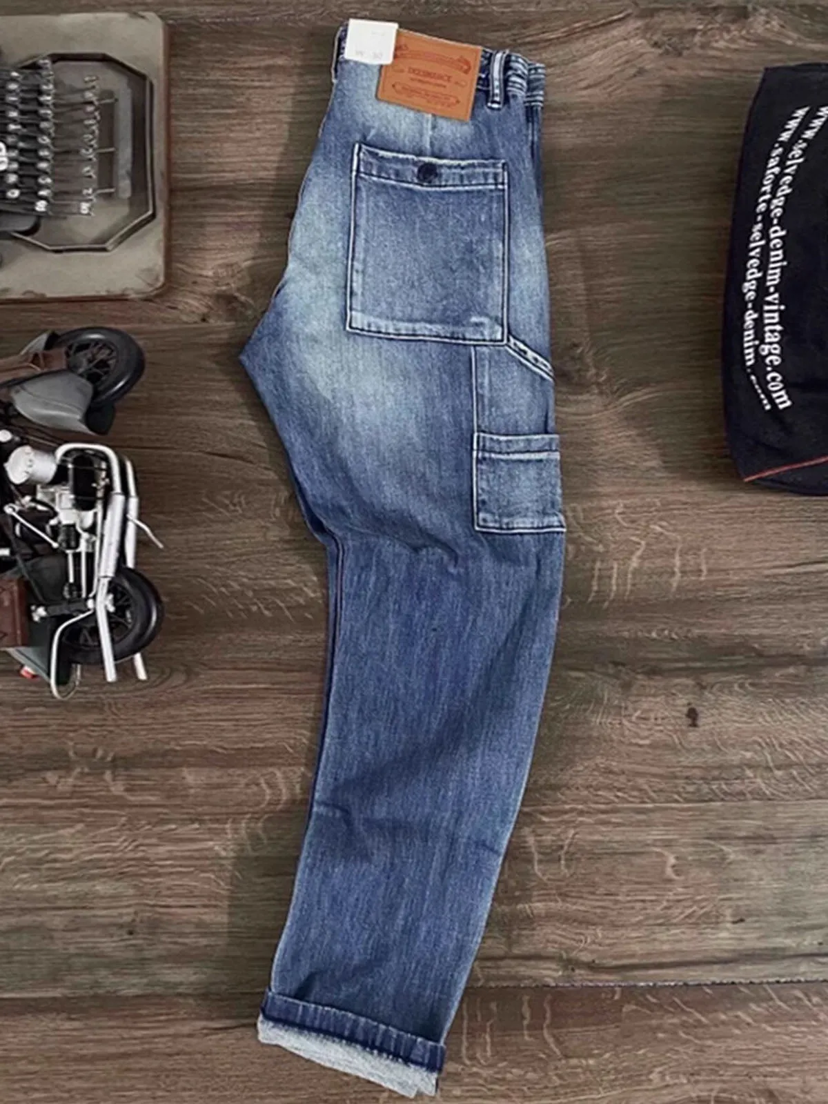 Stylish Patch Pockets Washed Jeans