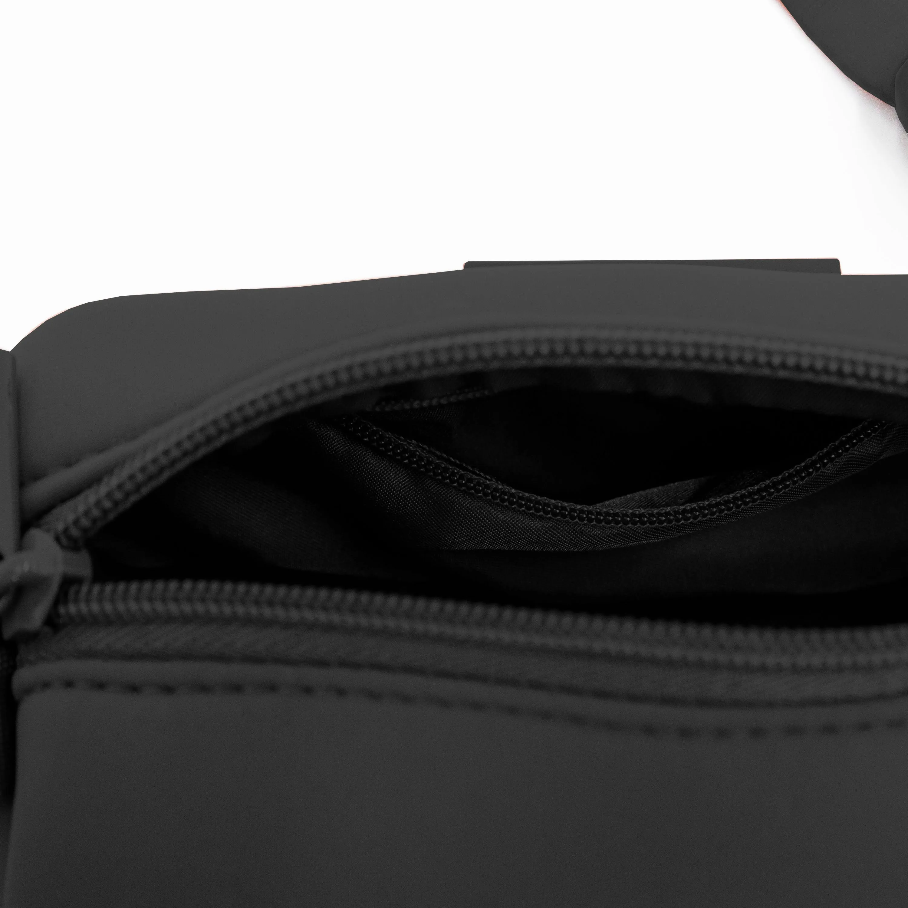 THE LORIE CROSSBODY - BLACK